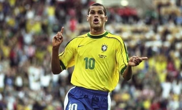 出亮眼的表 出亮眼的表